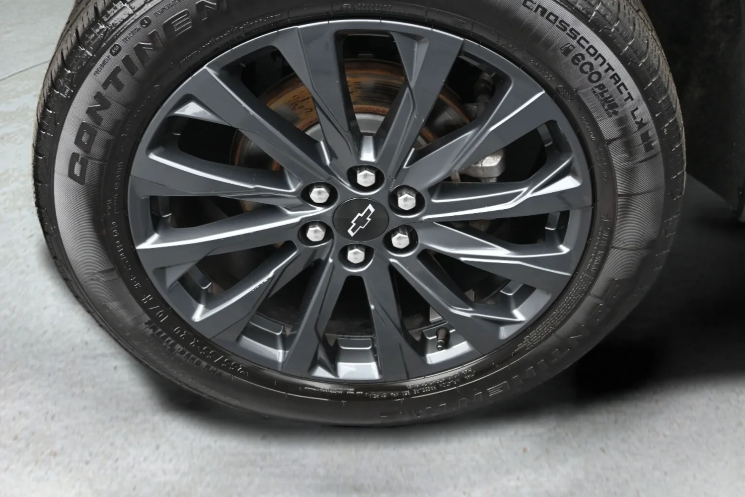Used 2023 White Chevrolet RS image 25