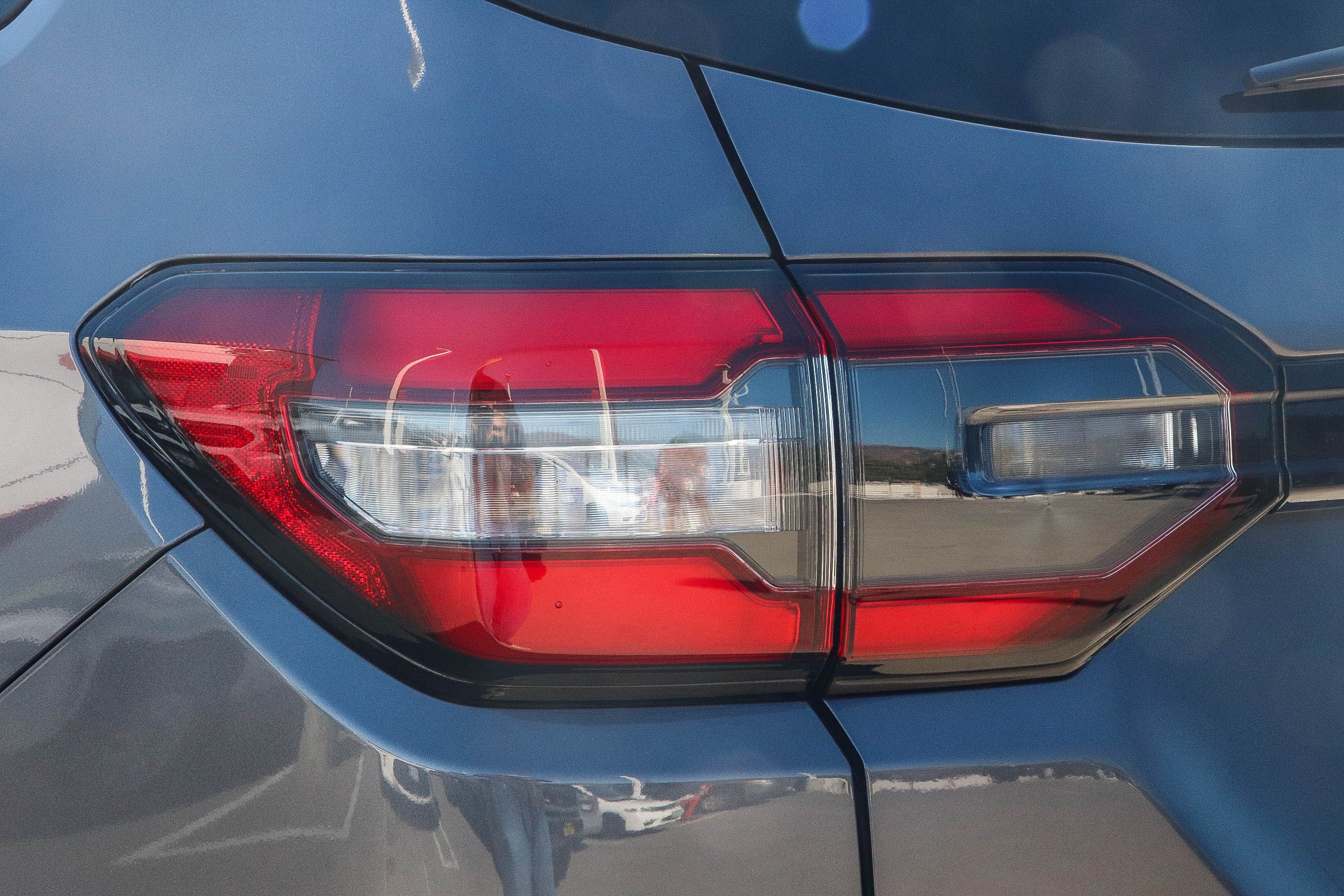 Used 2025 Modern Steel Metallic Honda Touring image 10