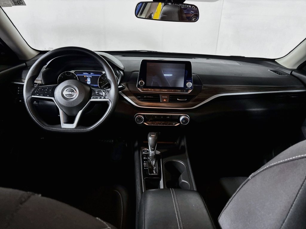 Used 2025 Bluestone Nissan 2.5 SV image 12