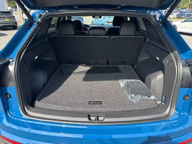 New 2026 Mountain Lake Blue Metallic Volkswagen 2.0T SE w/Technology image 14