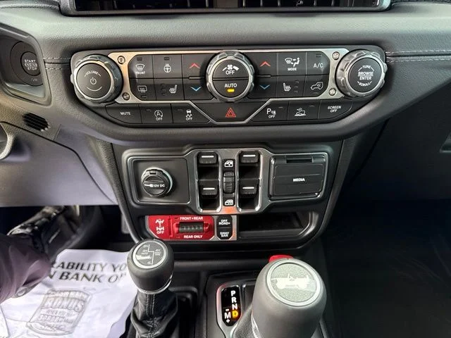 New 2026 Bright White Clearcoat Jeep Rubicon X image 21