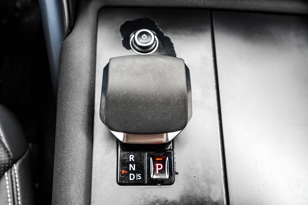 Used 2022 Black Land Rover HSE R-Dynamic image 27