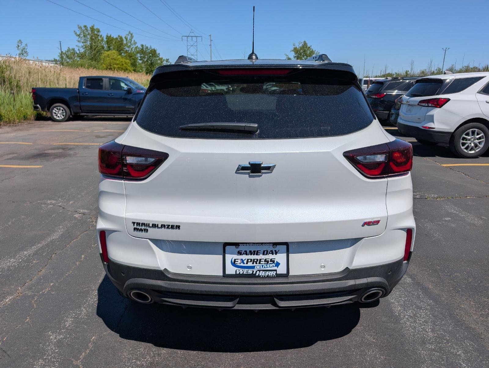 Used 2026 Pearl Chevrolet RS image 7