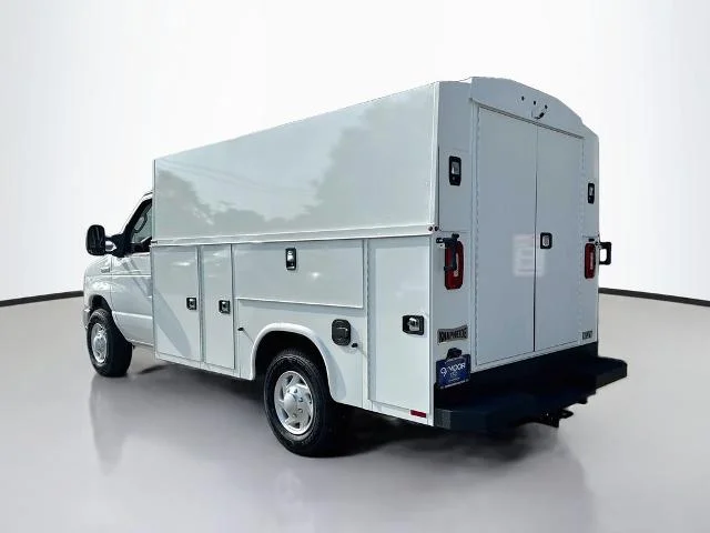 New 2027 Oxford White Ford E-350 SRW image 32