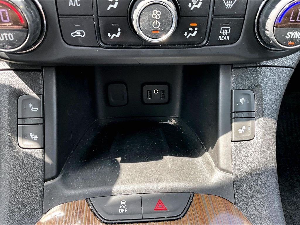 Used 2019 Summit White GMC SLE-2 image 27
