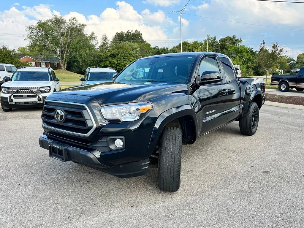 Used 2022 Black Toyota SR5 image 3