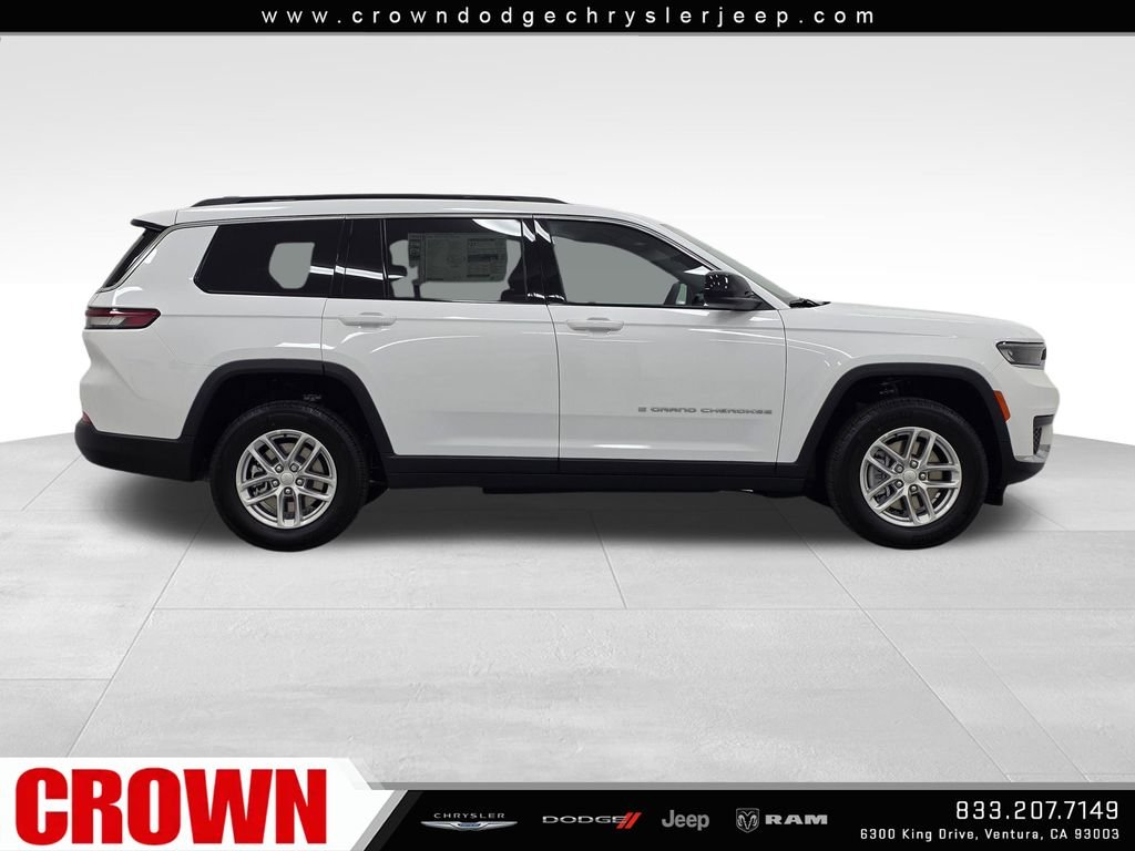 New 2026 Bright White Clear-Coat Exterior Paint Jeep Laredo image 4