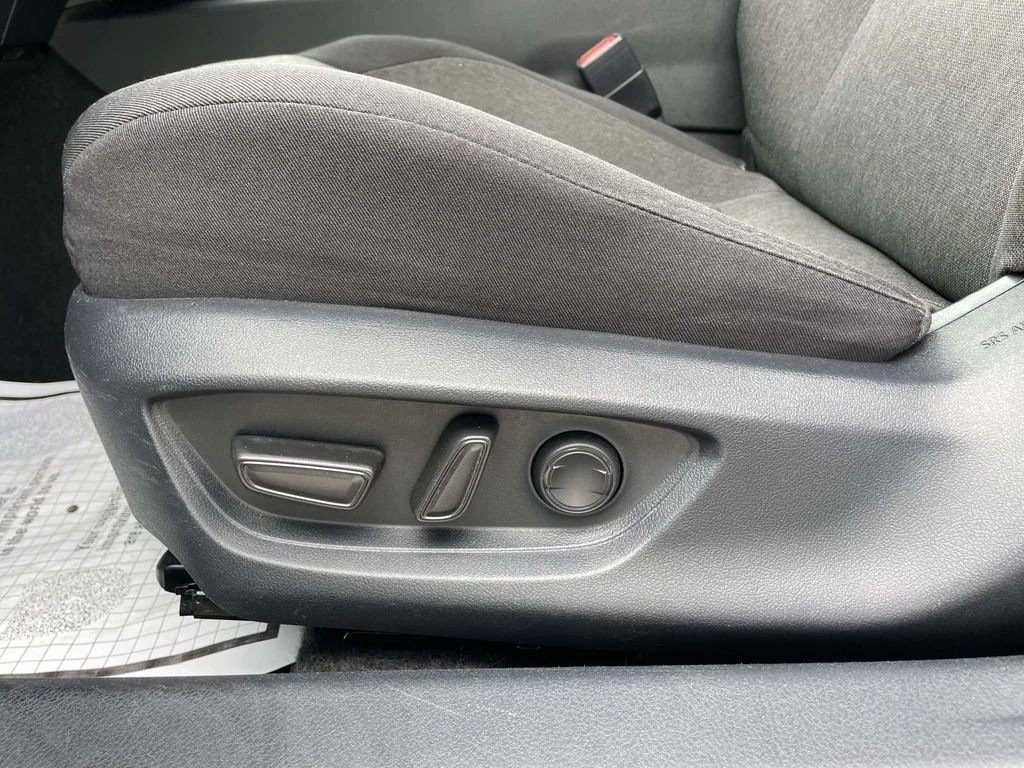 Used 2025 Midnight Black Metallic Toyota LE image 9