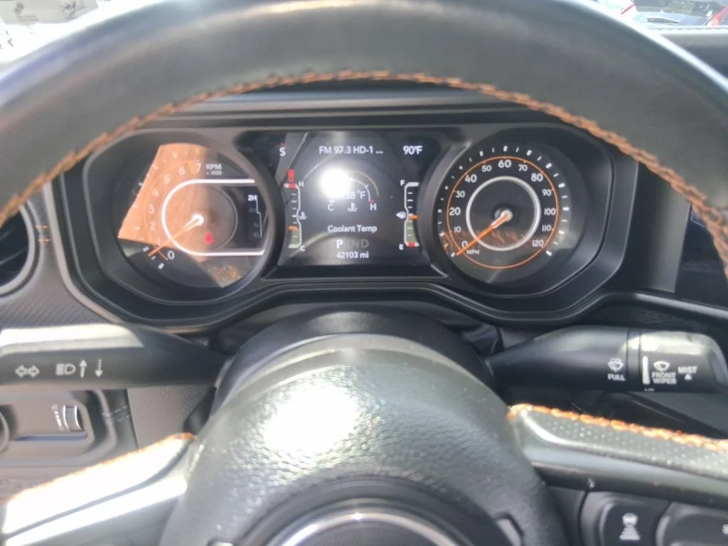 Used 2024 Silver Jeep Mojave image 12