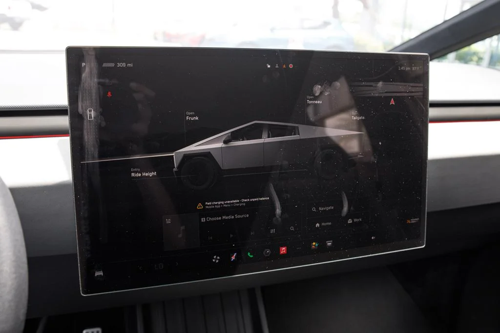 Used 2025 Silver Tesla Base image 32