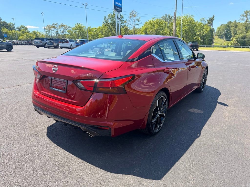 2024 Nissan Altima SR - Photo 10