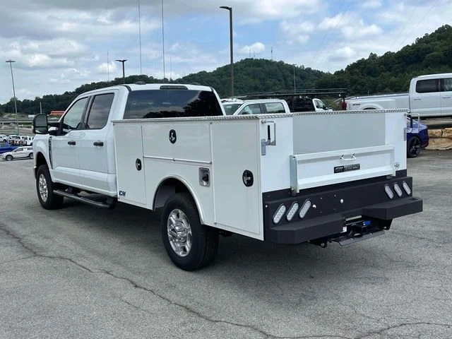New 2026 Oxford White Ford F-350® XLT image 5