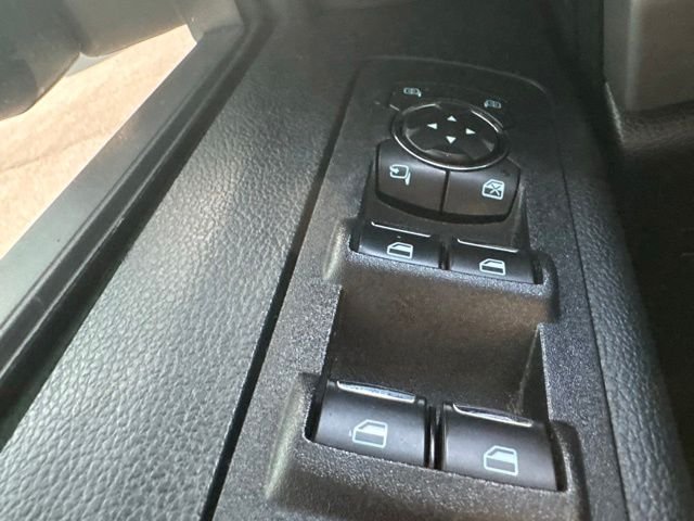 Used 2020 Silver Ford Lariat image 21