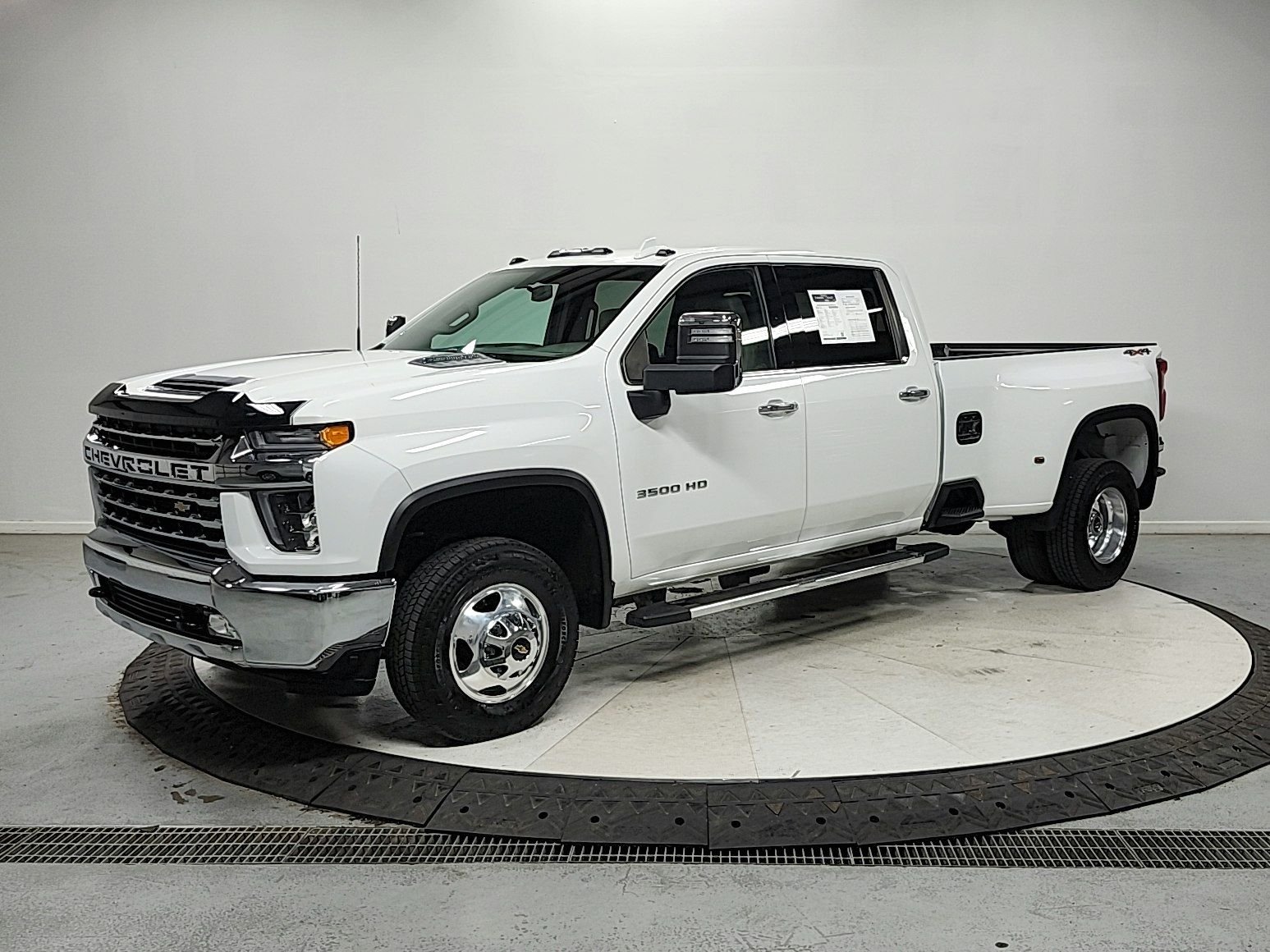 Used 2023 Summit White Chevrolet LTZ image 3