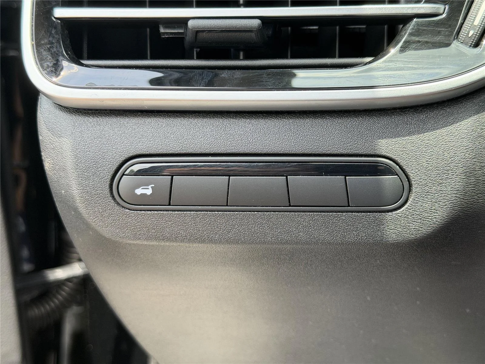 Certified Used 2025 Mineral Black INFINITI PURE image 13