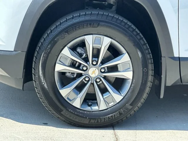 New 2026 Summit White Chevrolet LT image 27