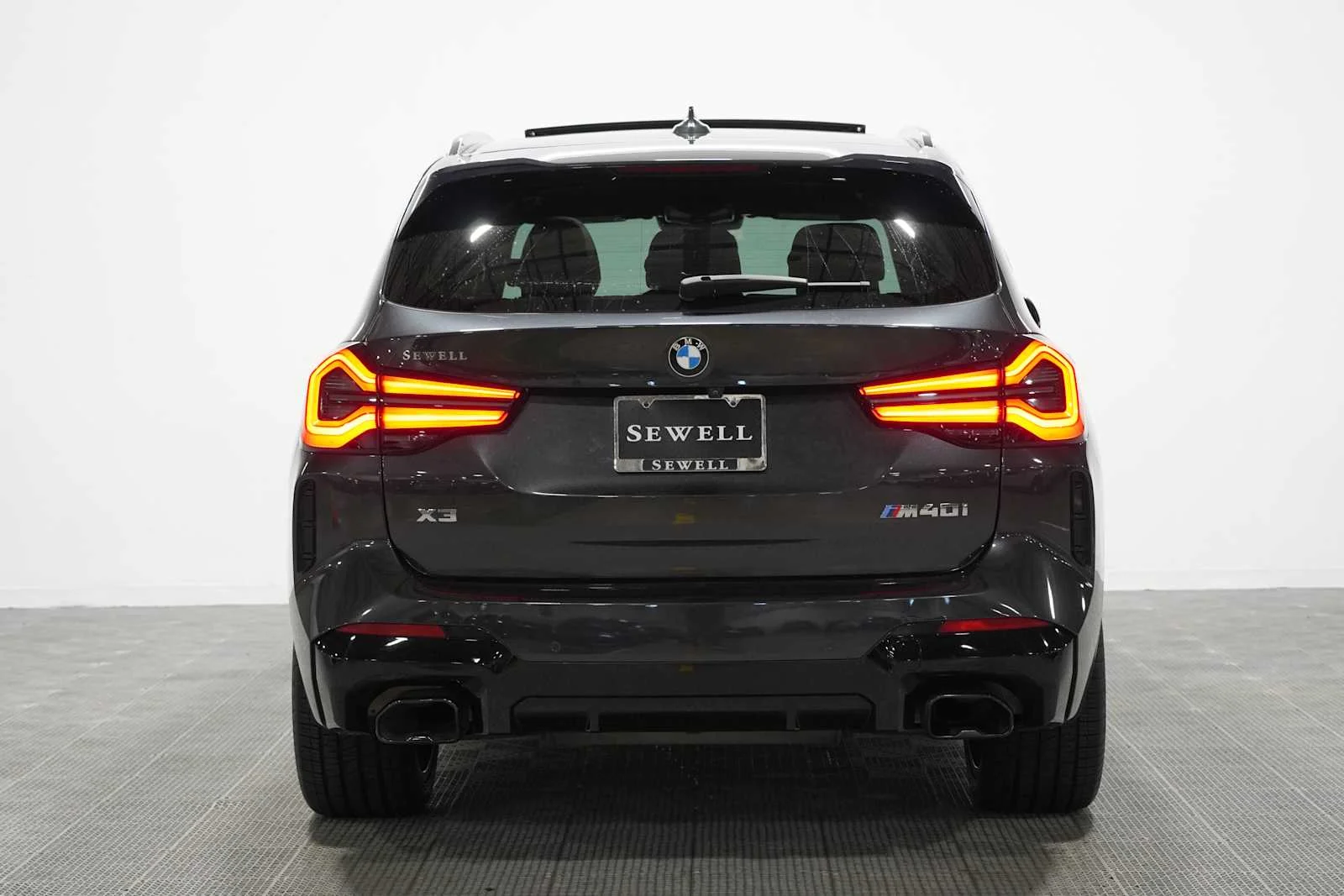 Used 2022 Dark Graphite Metallic BMW M40i image 5