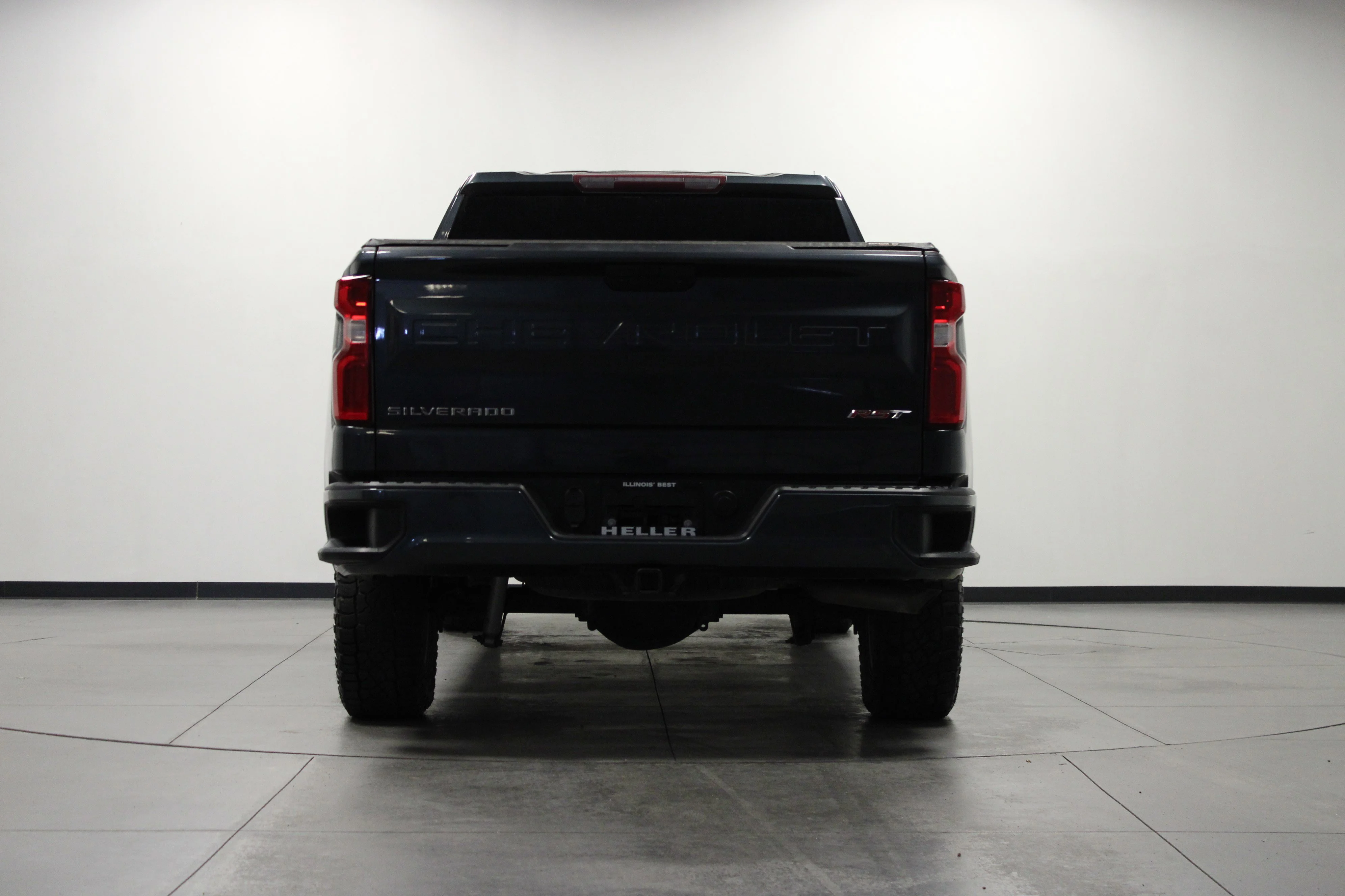 Used 2021 Shadow Gray Metallic Chevrolet RST image 5