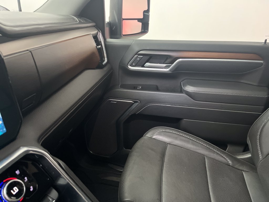 Used 2025 Silver GMC Denali image 24