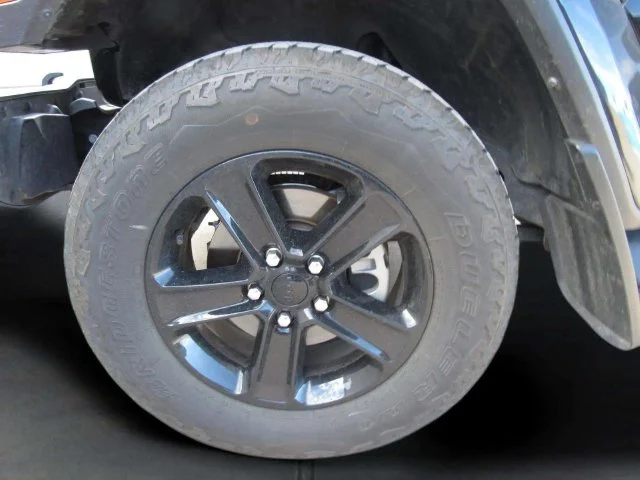 Used 2023 Black Clearcoat Jeep Altitude image 5
