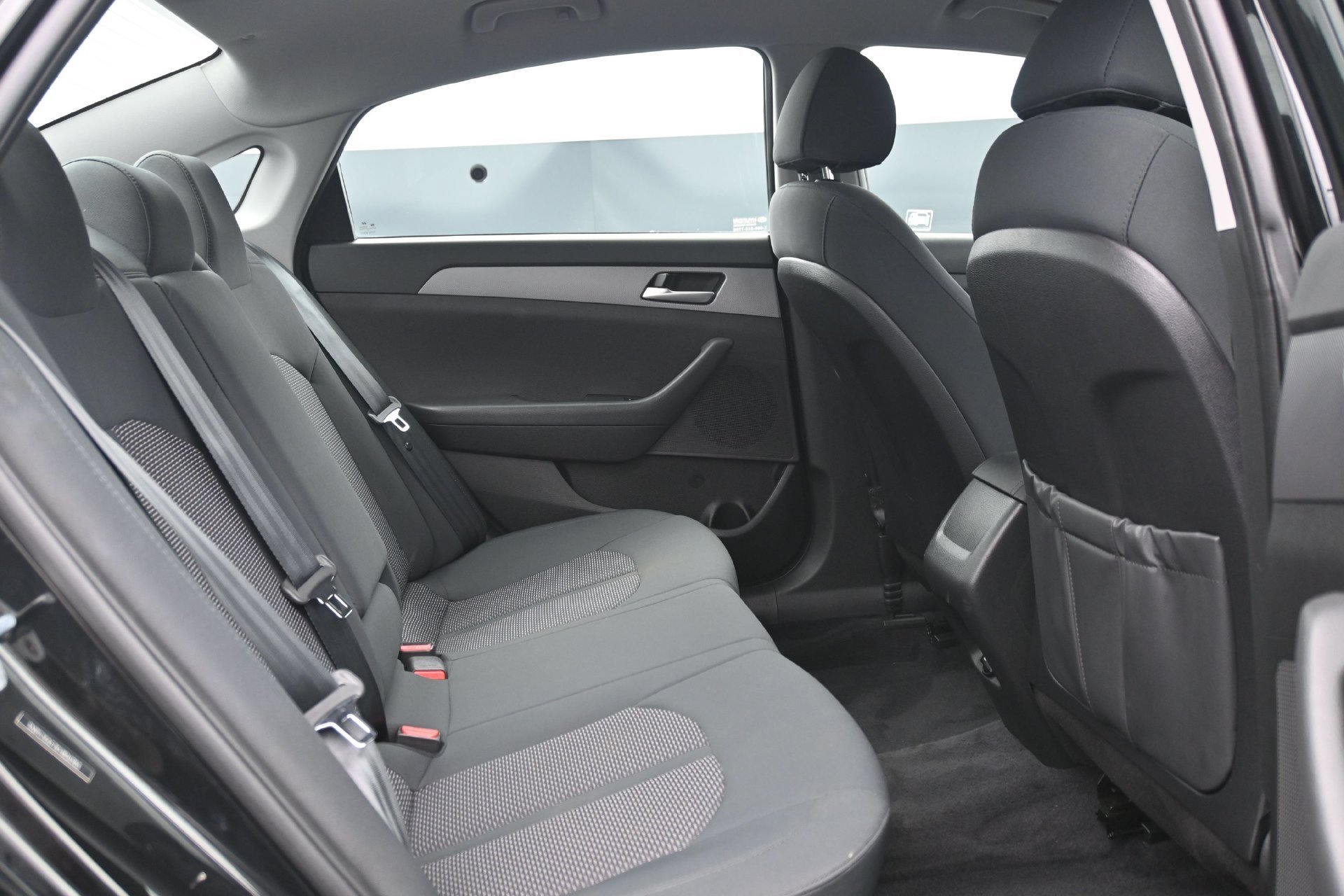 Used 2019 Phantom Black Hyundai SE 2.4L image 14