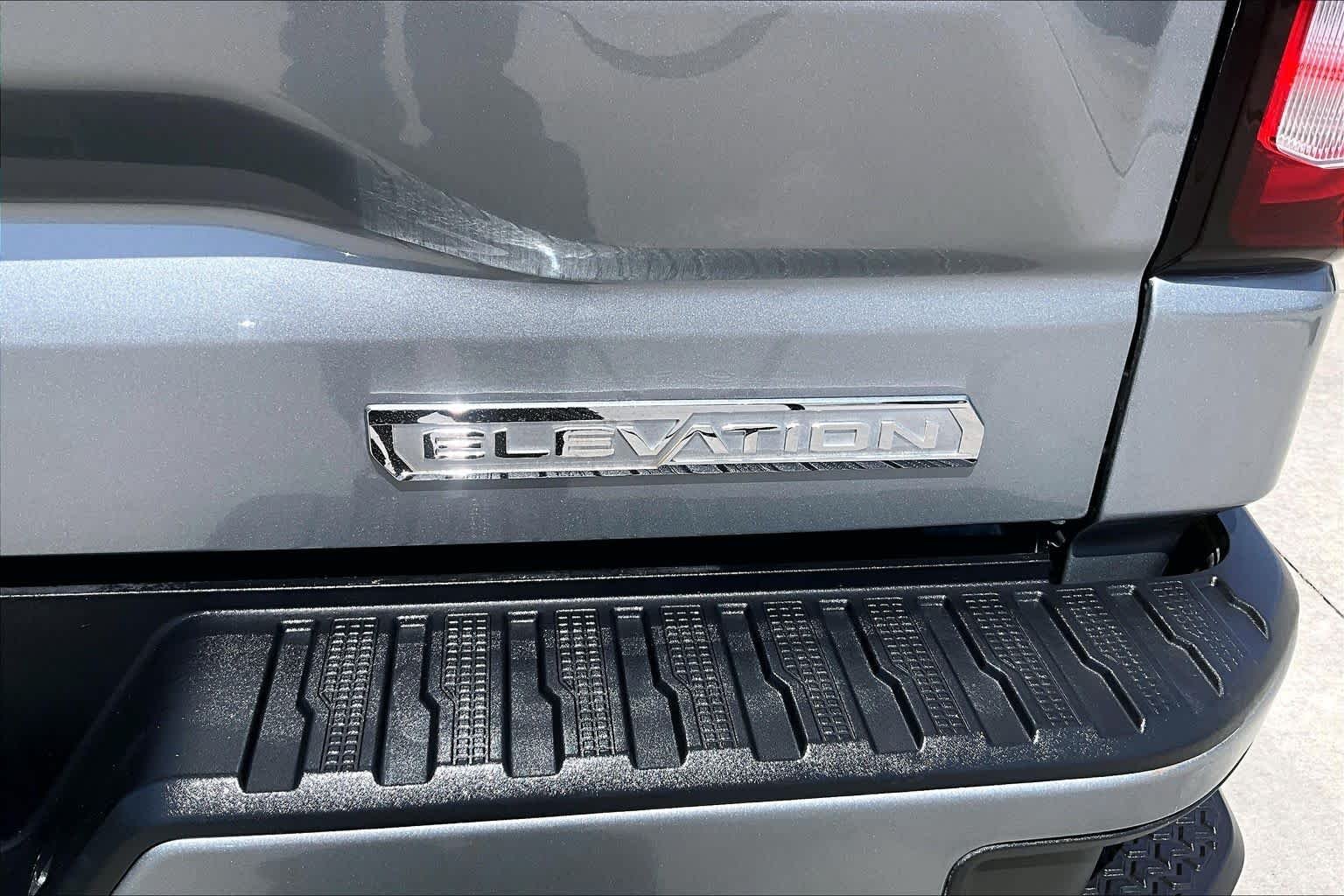 Used 2024 Sterling Metallic GMC Elevation image 31