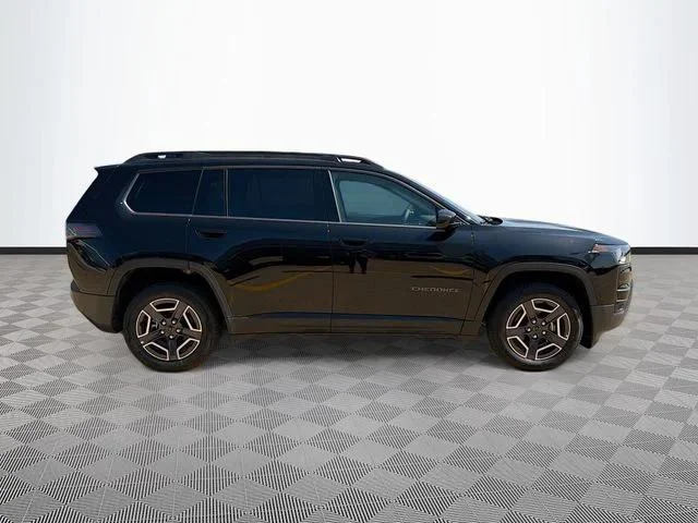 New 2026 Diamond Black Crystal Pearlcoat Jeep Laredo image 8