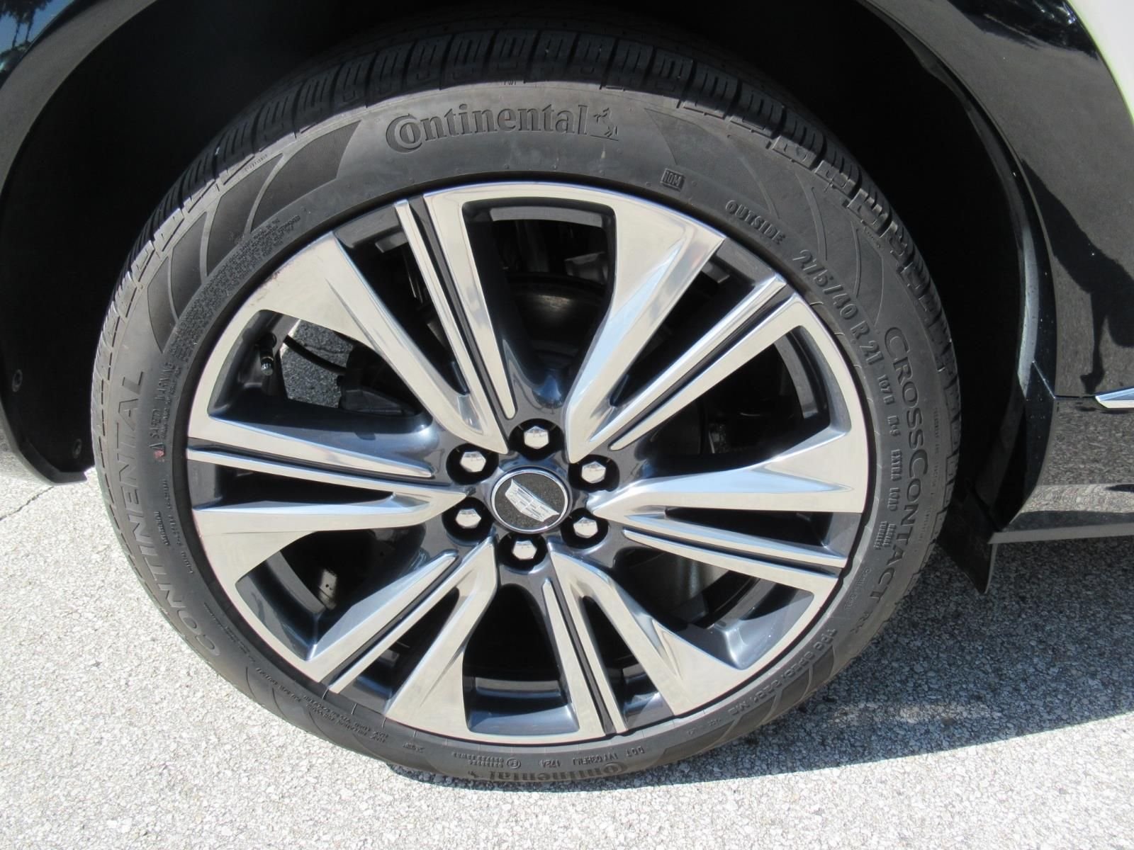 Used 2025 White Cadillac Luxury 2 image 9