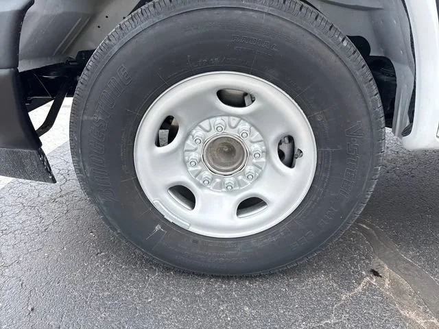 New 2026 Summit White Chevrolet 1WT image 28