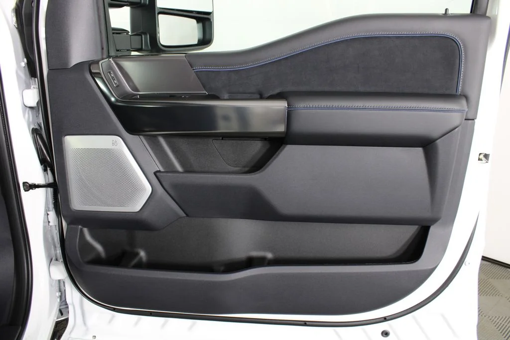 New 2026 White Ford Platinum image 8