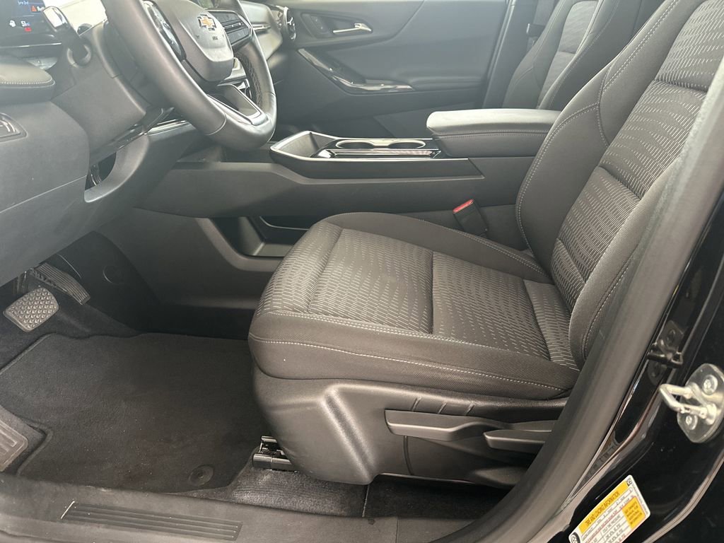 Used 2025 Mosaic Black Metallic Chevrolet LT image 13