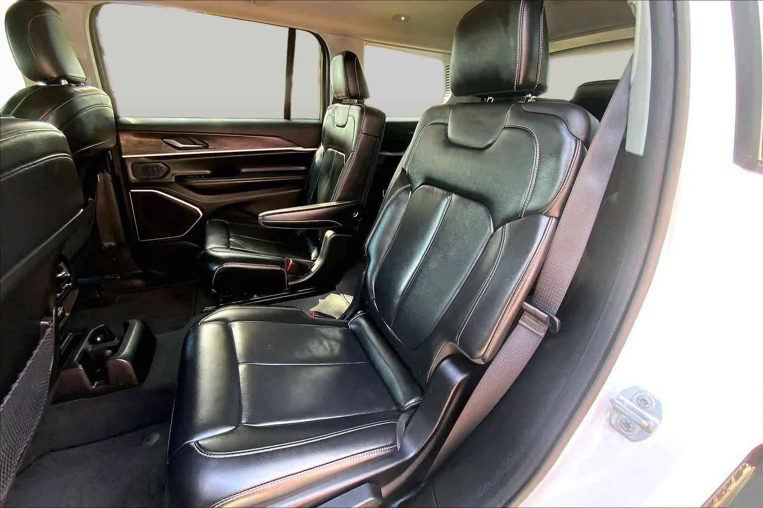 Used 2021 Bright White Clearcoat Jeep Limited image 20