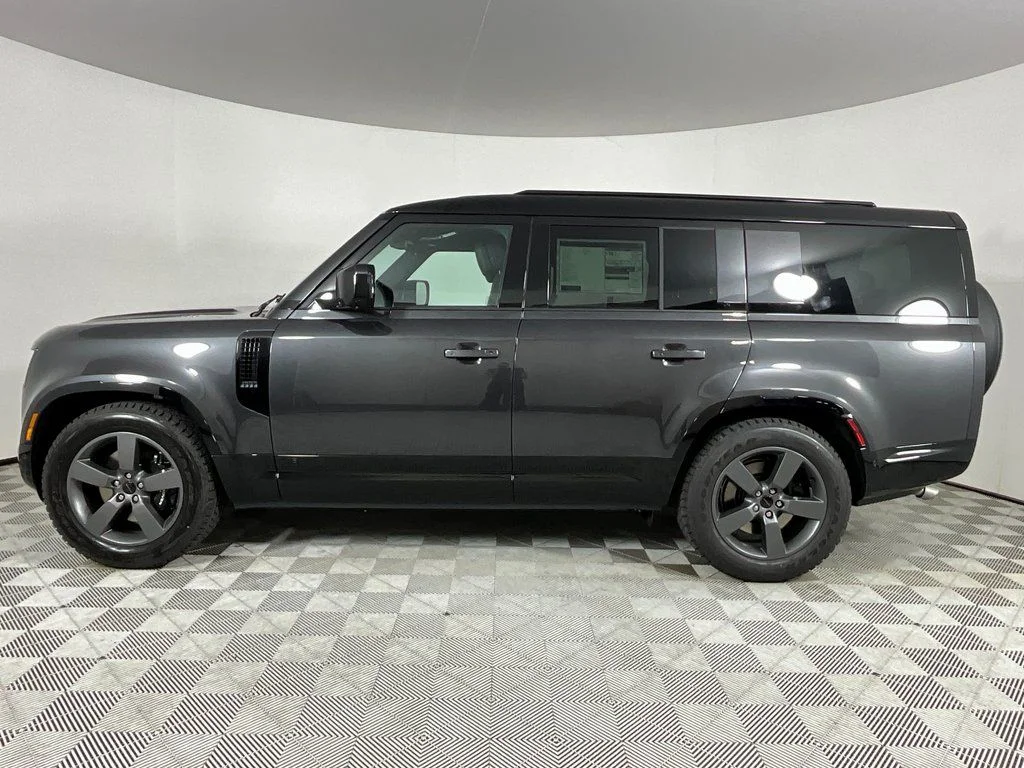 New 2026 Carpathian Grey Land Rover V8 image 6