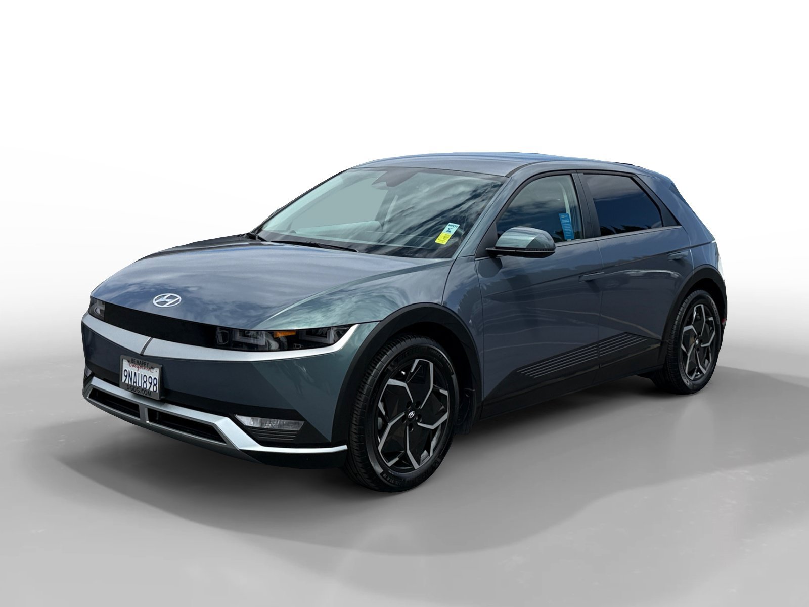 Certified Used 2024 Teal Hyundai SE image 1