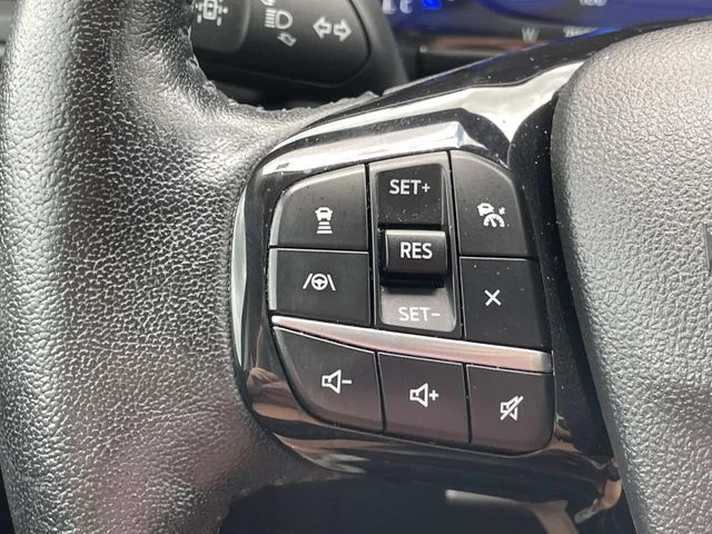 Used 2021 Gray Ford SEL image 23