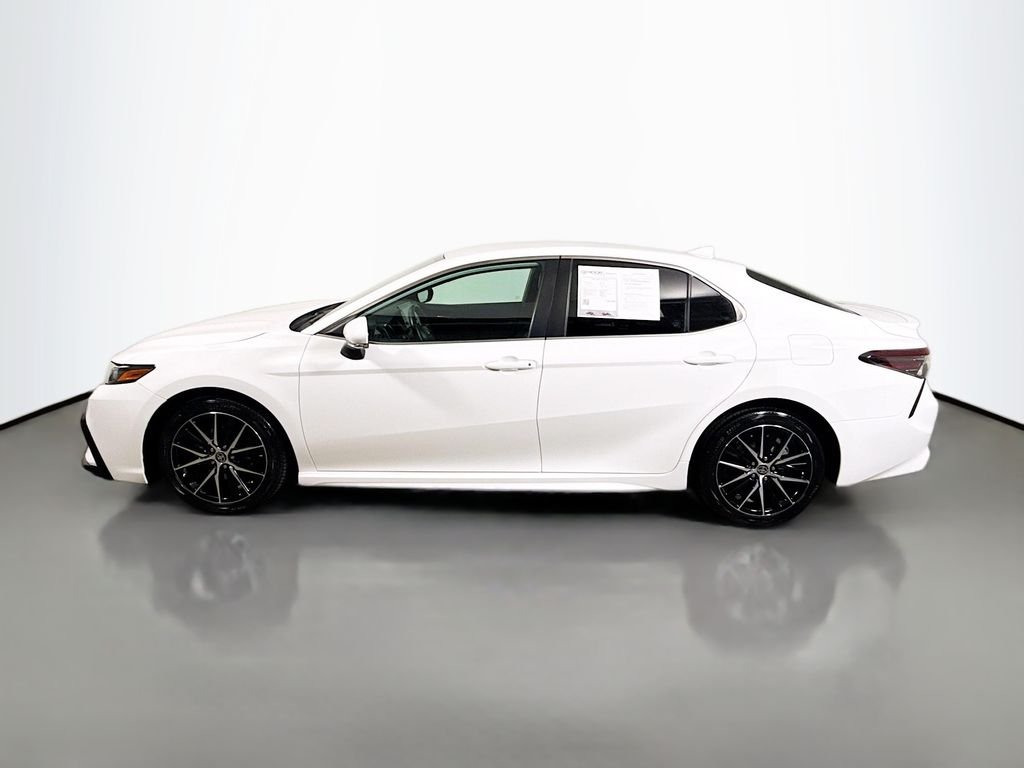 Used 2024 Ice Cap Toyota SE image 4