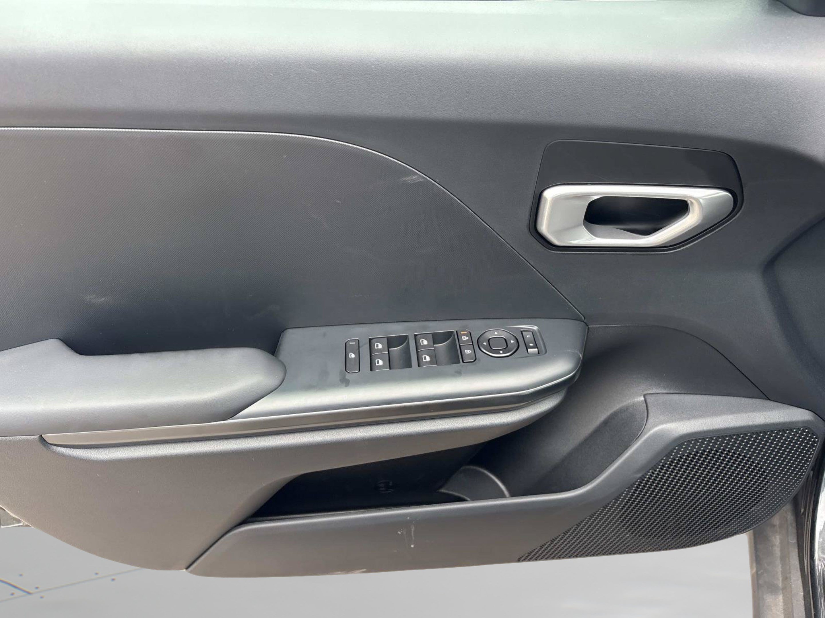 New 2026 Interstellar Gray Kia LX image 18