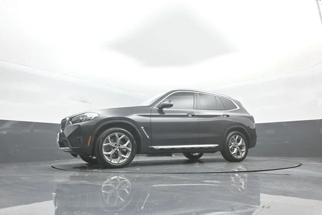 Used 2022 Dark Graphite BMW xDrive30i image 37