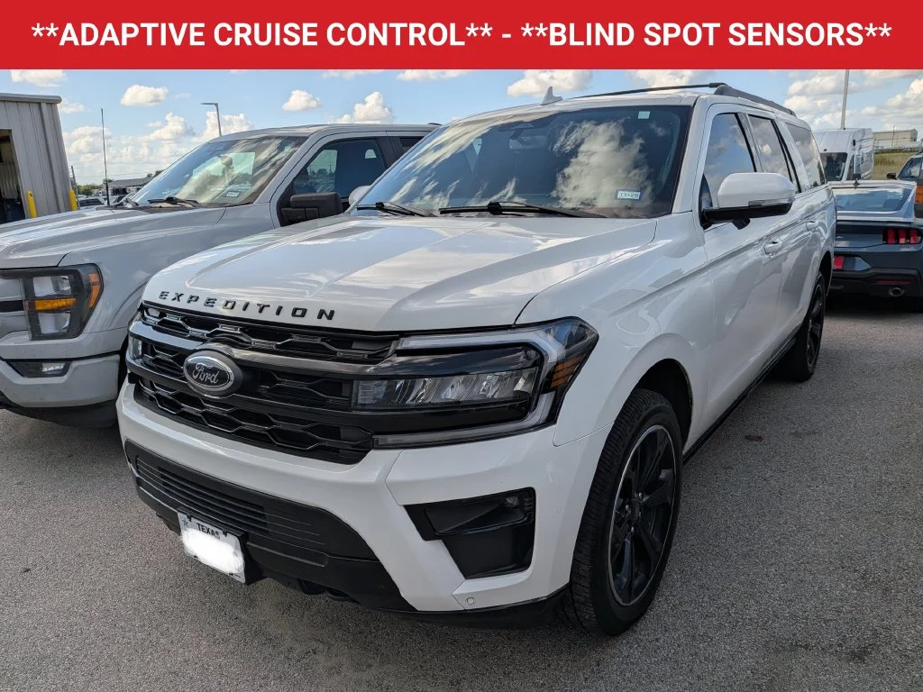 Used 2022 Star White Ford Limited image 11