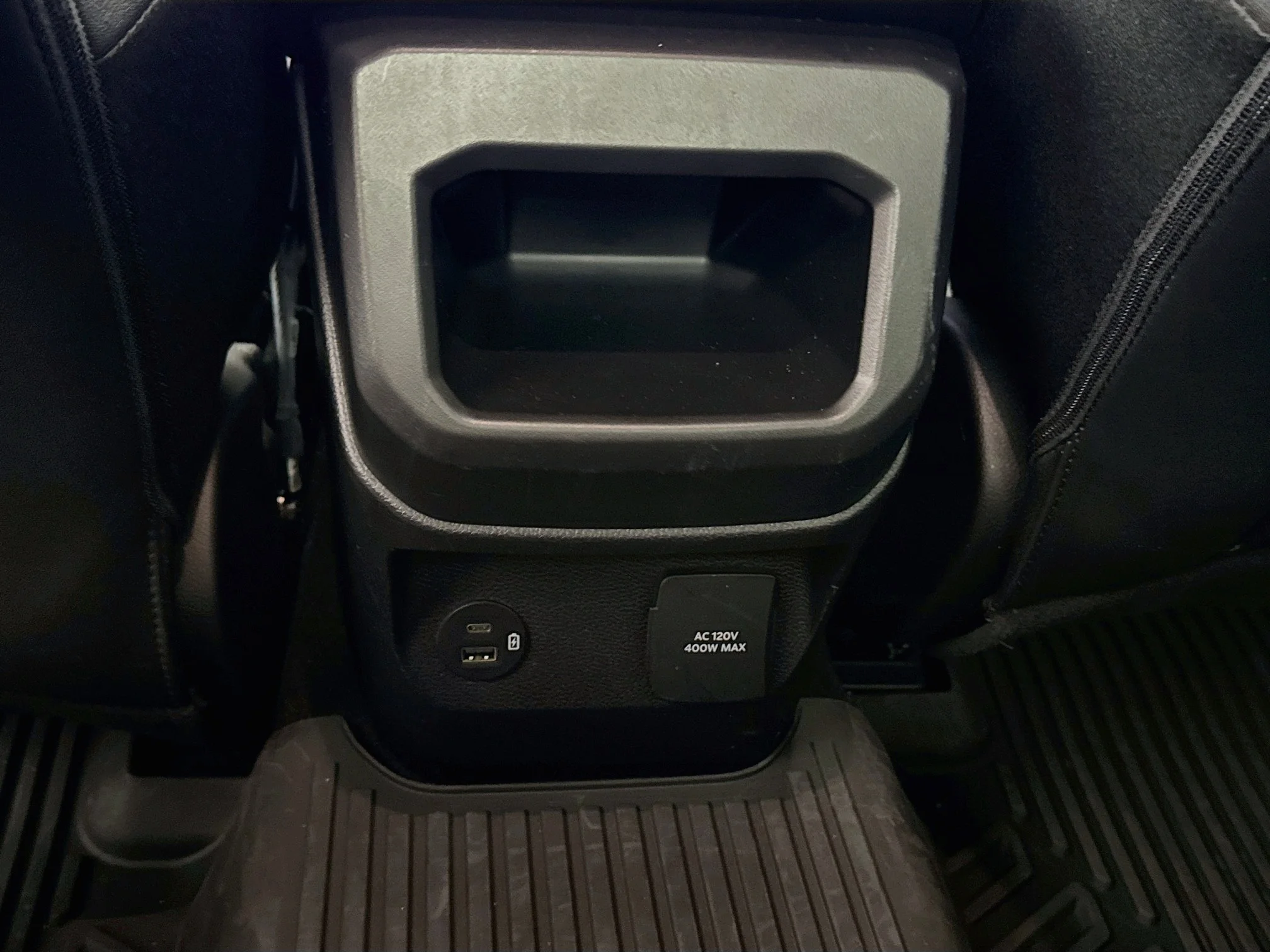 Used 2024 Carbonized Gray Metallic Ford LARIAT image 27