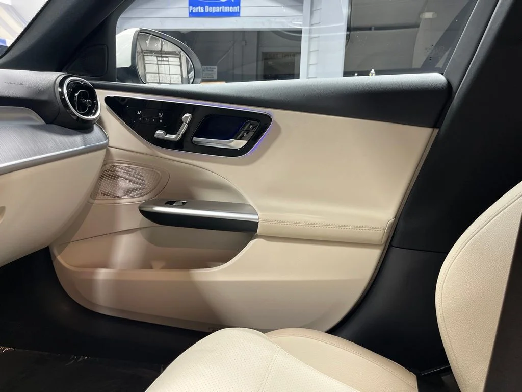 Used 2025 Polar White Mercedes-Benz C 300 image 15