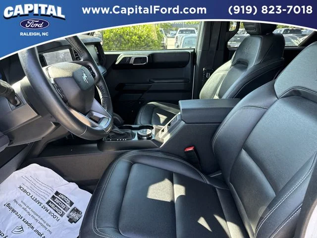 Used 2025 White Ford Badlands image 19