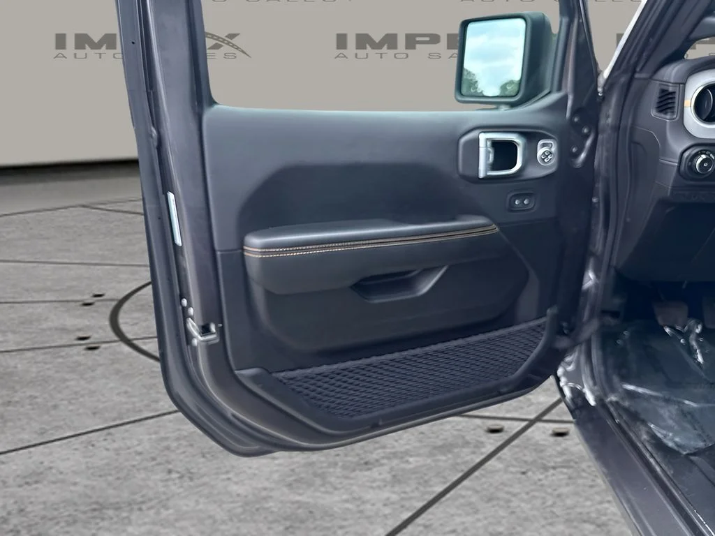 Used 2025 Gray Jeep Sahara image 24
