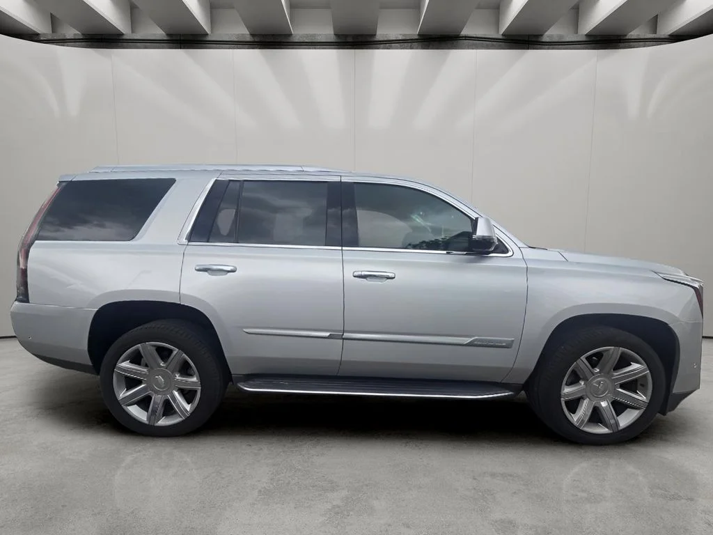 Used 2019 Radiant Silver Metallic Cadillac Luxury image 11