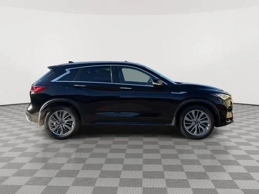 Used 2023 Black INFINITI LUXE image 2