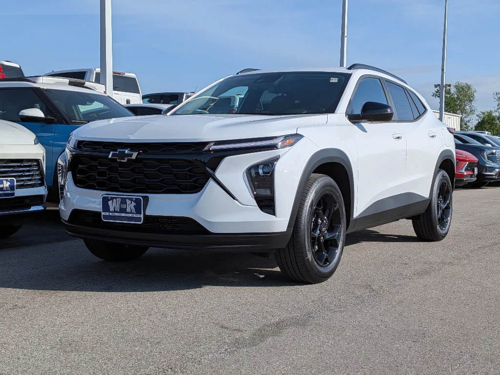 New 2026 Summit White Chevrolet LT image 6