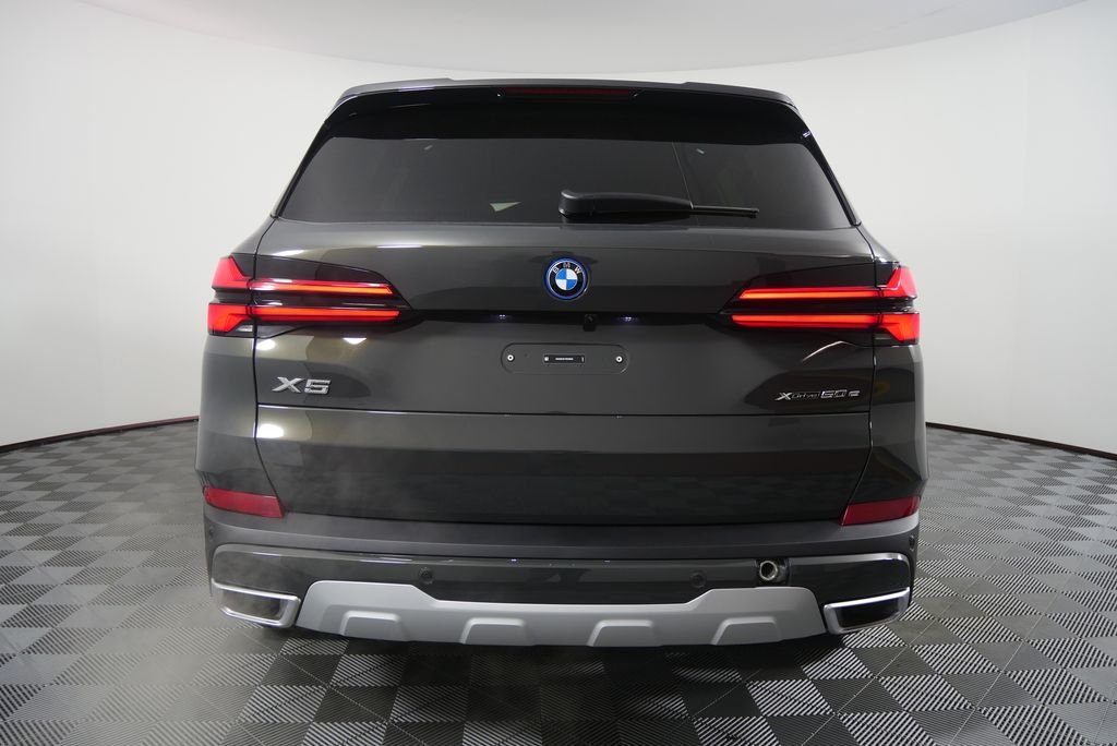 Used 2026 Dravit Grey Metallic BMW xDrive50e image 5