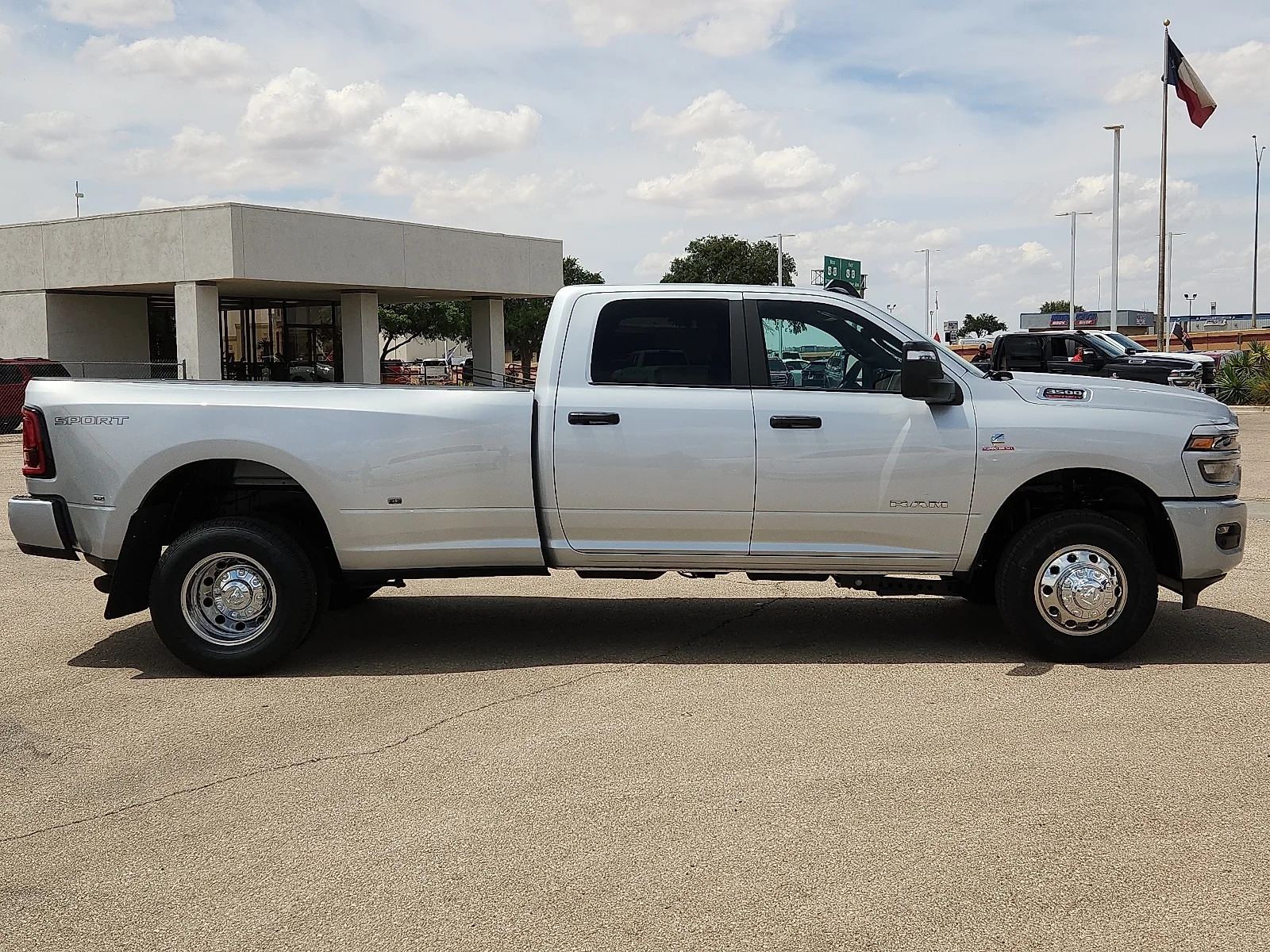 New 2026 Silver-Zynith  Paint Ram LONE STAR CREW CAB 4X4 8