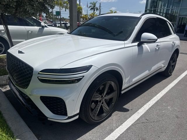 Used 2024 White Genesis 2.5T image 1