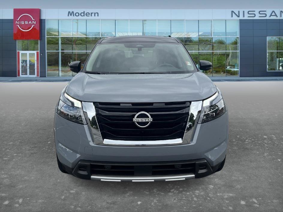 Used 2025 Solid Gray/Super Black Nissan SL image 2